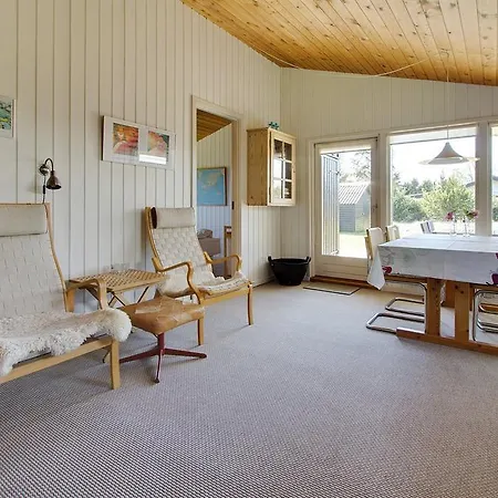 Three-bedroom Holiday In * Hals
